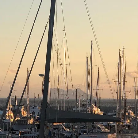 Marina *